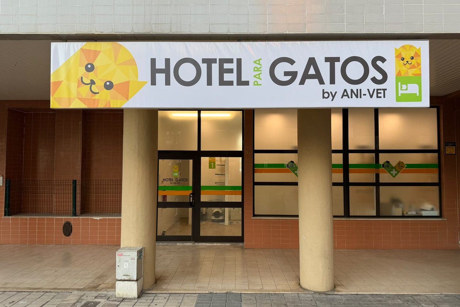 Fachada do Hotel para Gatos by Ani-Vet, em Santarém